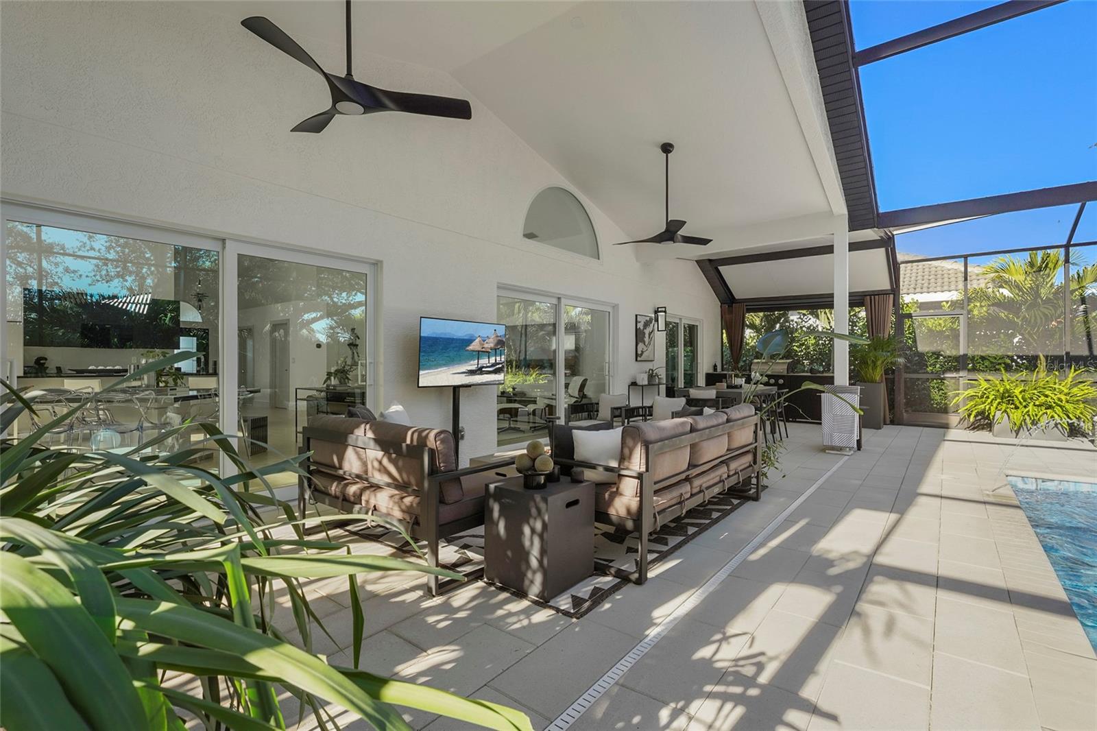 Image 50 of 83 For 6861 Superior Street Circle