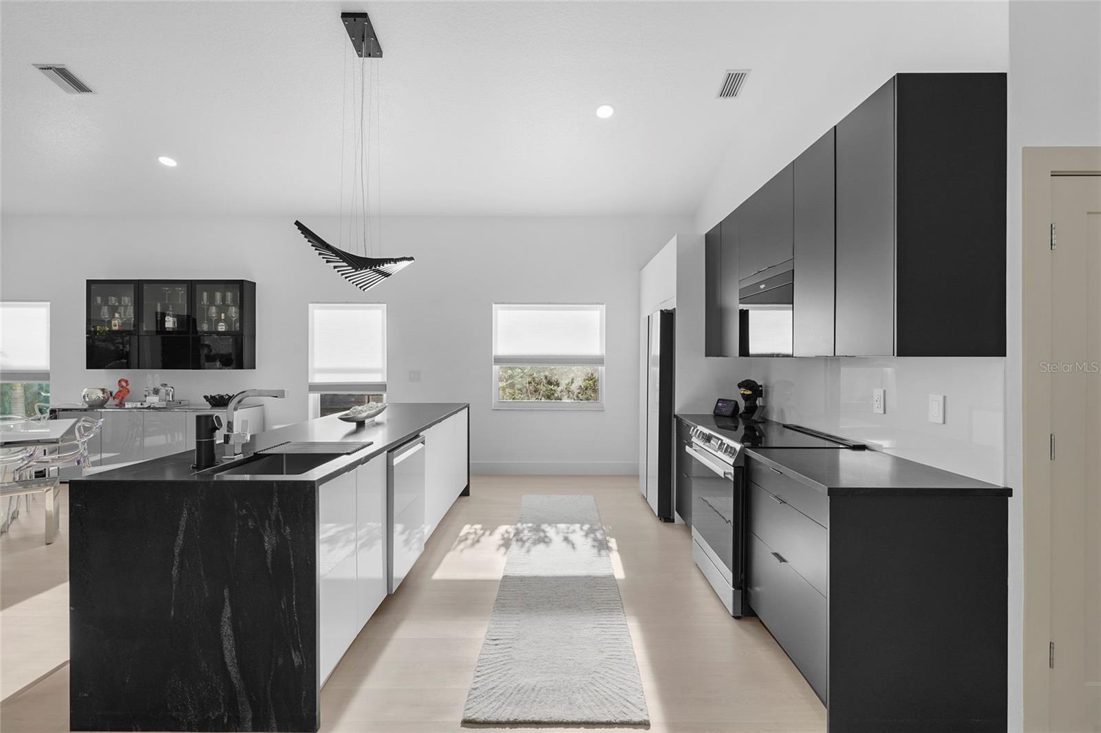 Image 7 of 83 For 6861 Superior Street Circle