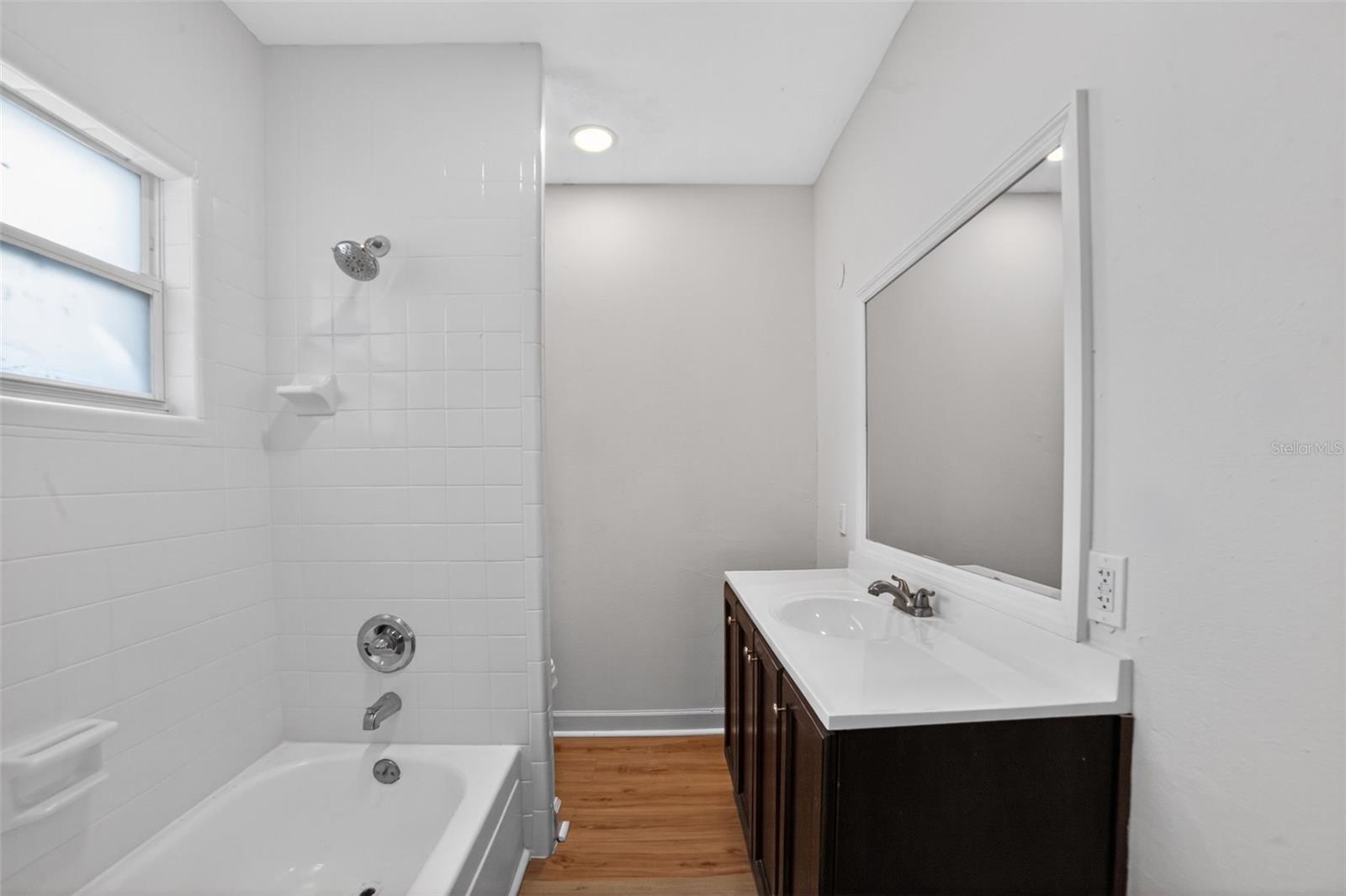 Image 7 of 11 For 403 Virginia Street