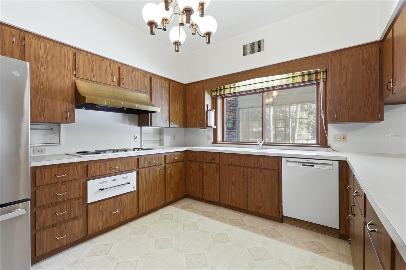 Image 22 of 70 For 8221 Desoto Memorial Highway