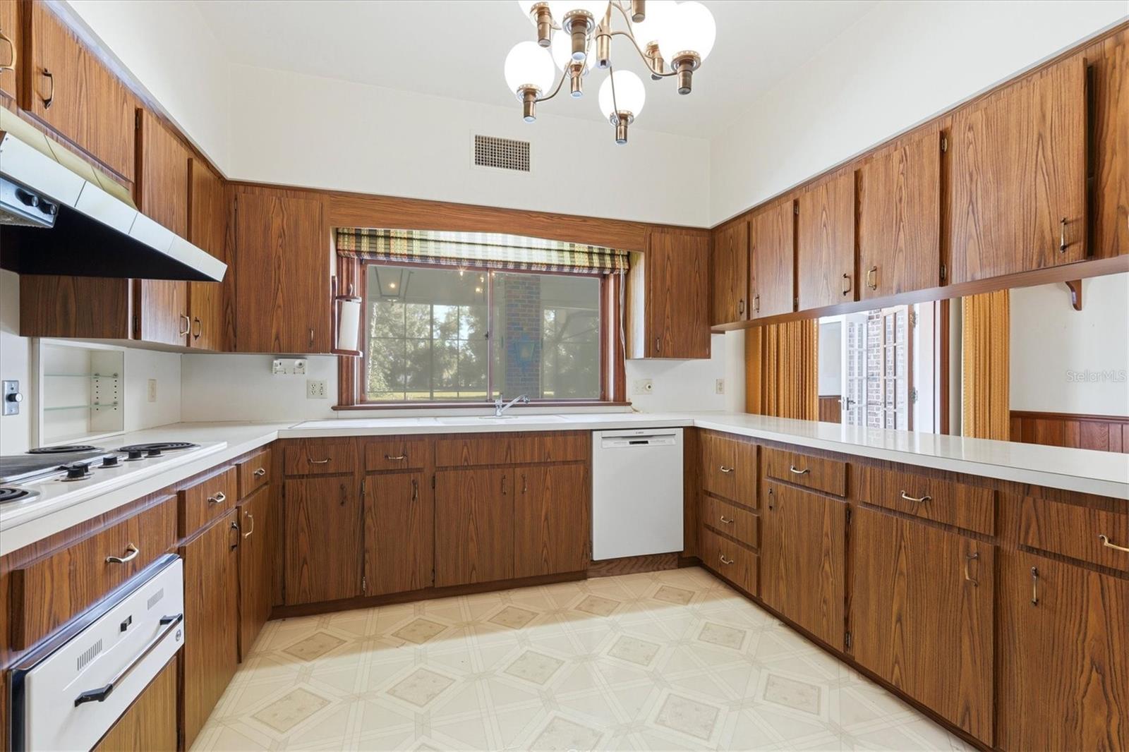 Image 23 of 70 For 8221 Desoto Memorial Highway