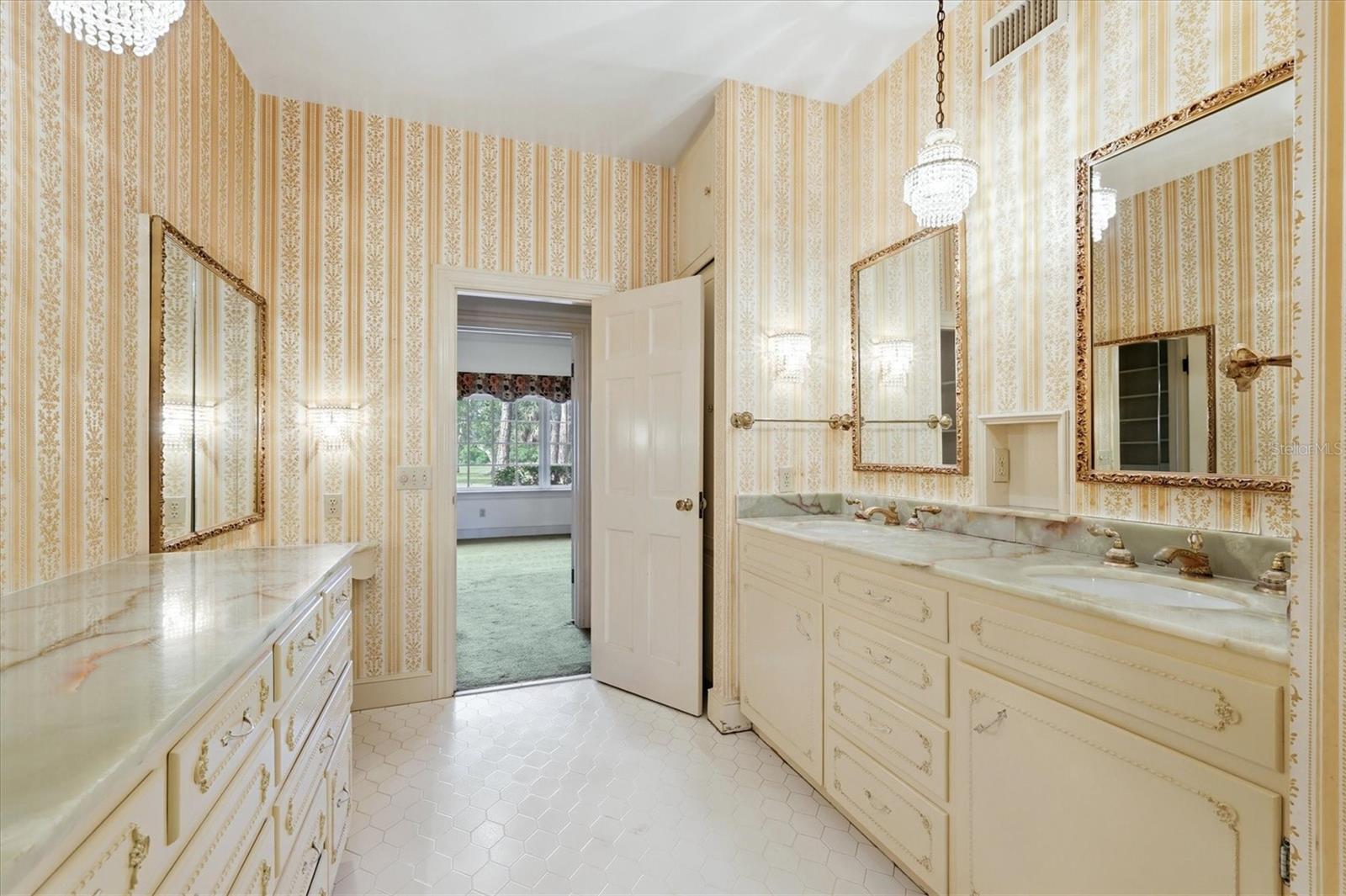 Image 33 of 70 For 8221 Desoto Memorial Highway