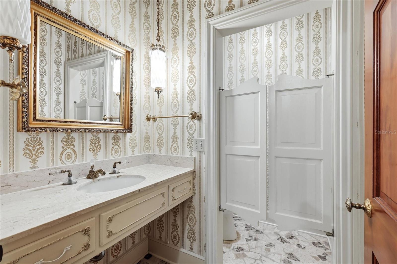 Image 47 of 70 For 8221 Desoto Memorial Highway