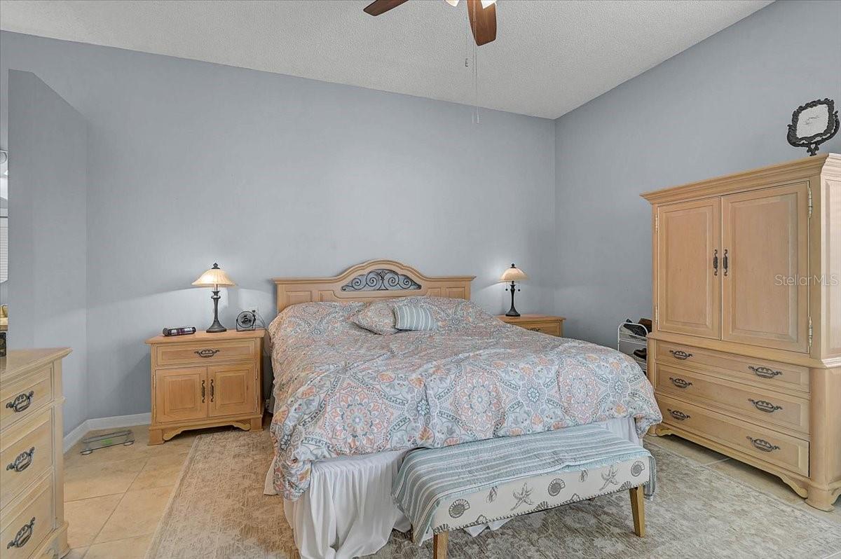 Image 18 of 46 For 4729 Peridia Boulevard E