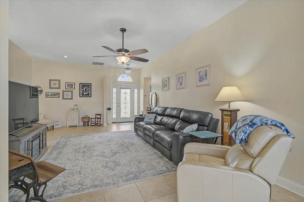 Image 7 of 46 For 4729 Peridia Boulevard E