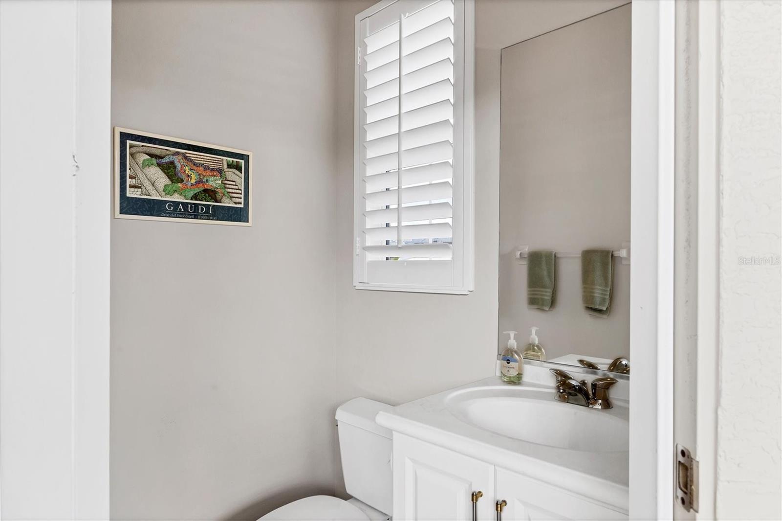 Image 15 of 47 For 381 Bob White Drive