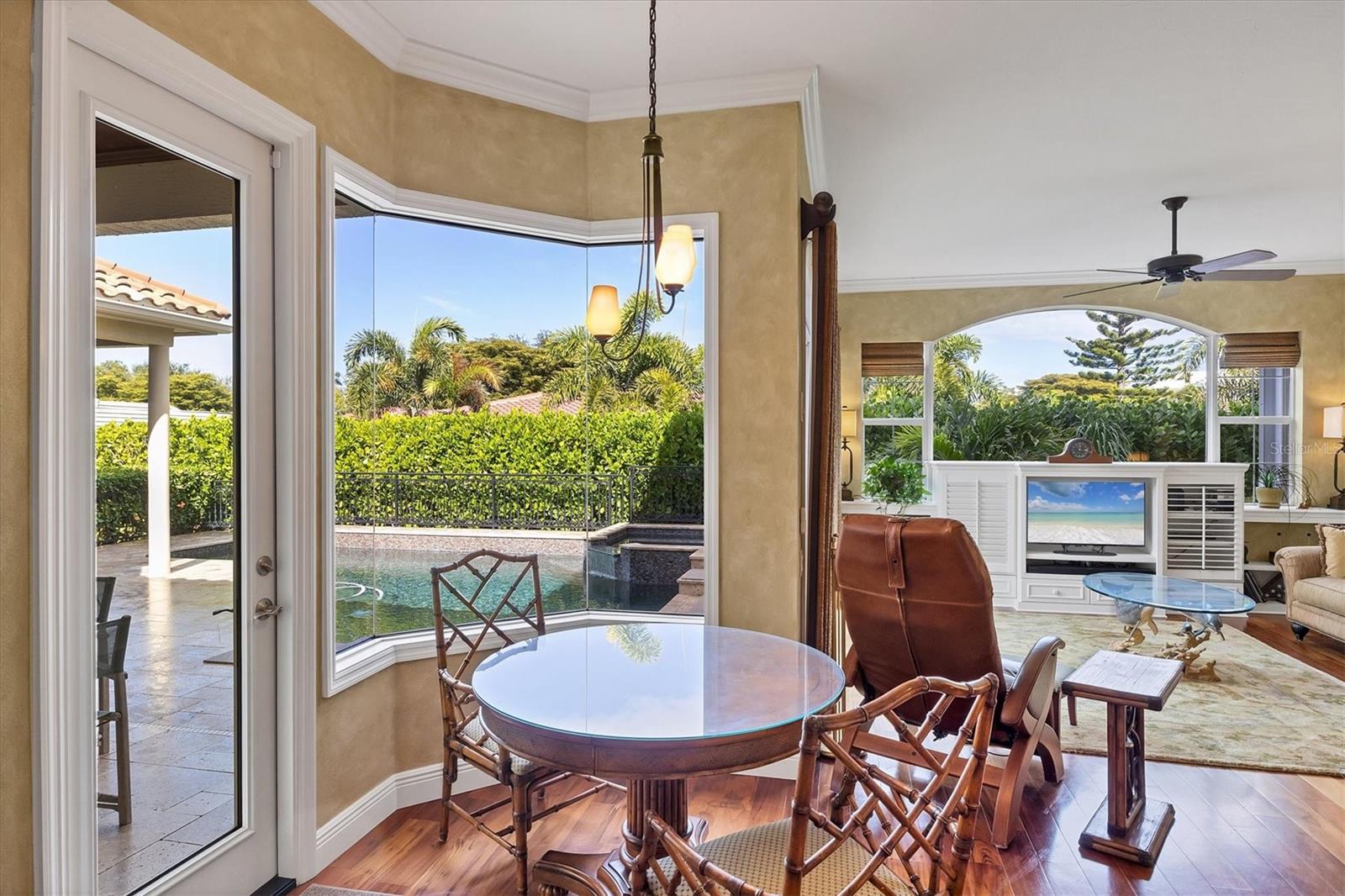 Image 16 of 47 For 381 Bob White Drive