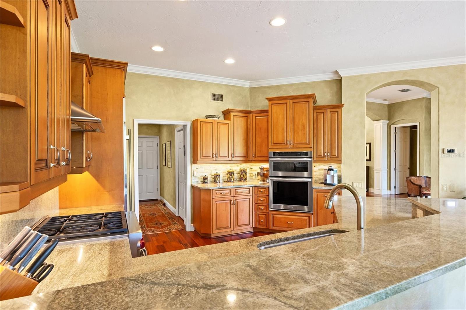 Image 19 of 47 For 381 Bob White Drive