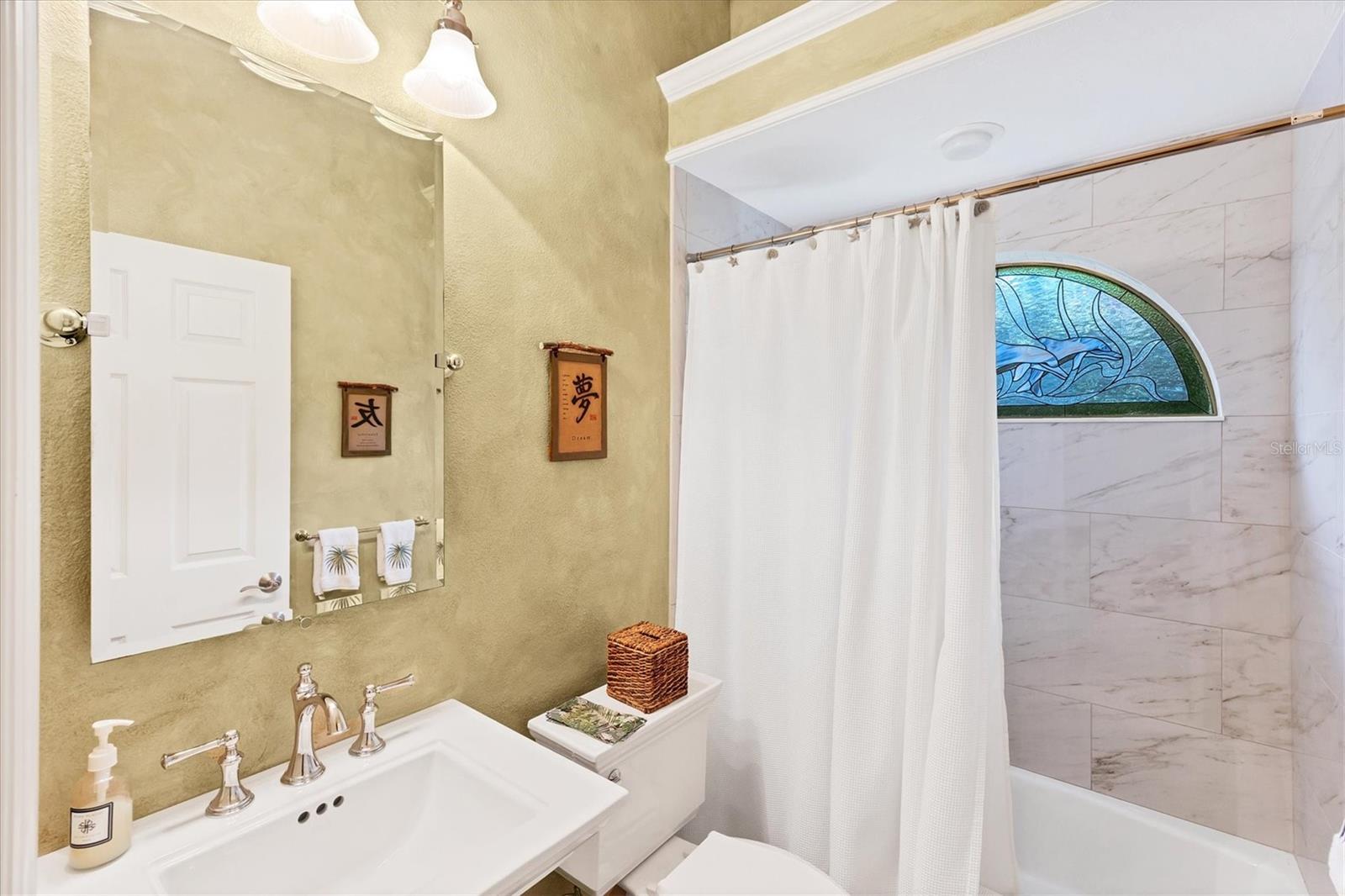 Image 22 of 47 For 381 Bob White Drive