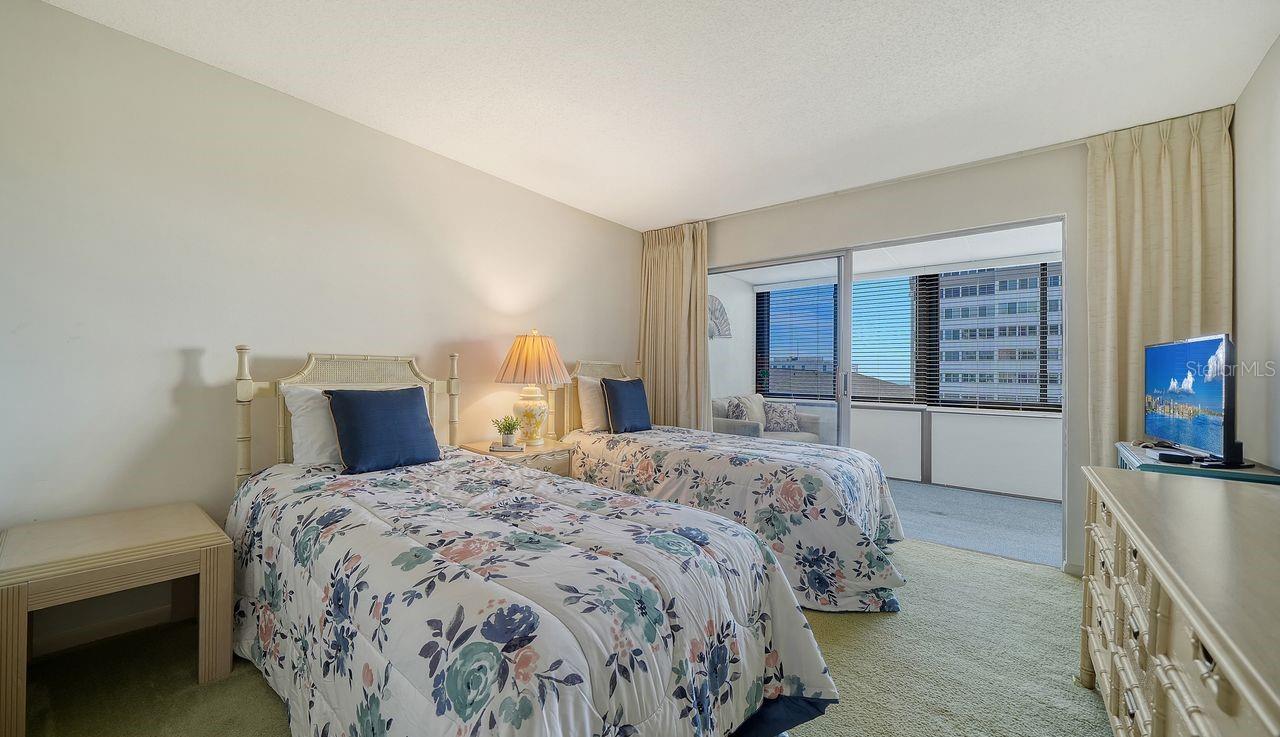 Listing photo id 17 for 1125 Peppertree Drive 302