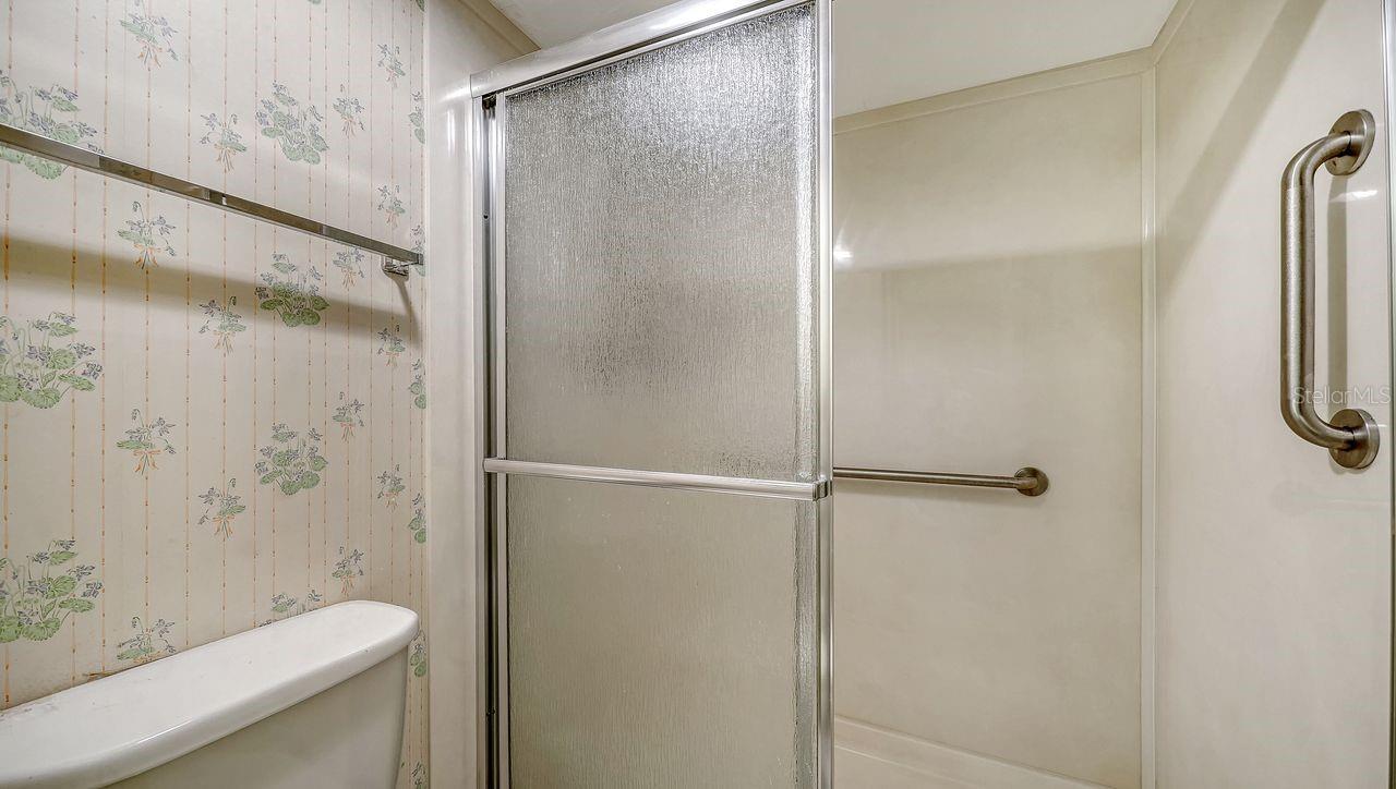 Listing photo id 20 for 1125 Peppertree Drive 302