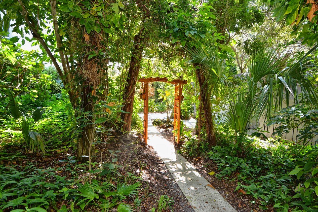 Listing photo id 68 for 1125 Peppertree Drive 302