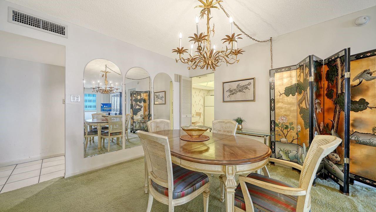 Listing photo id 6 for 1125 Peppertree Drive 302