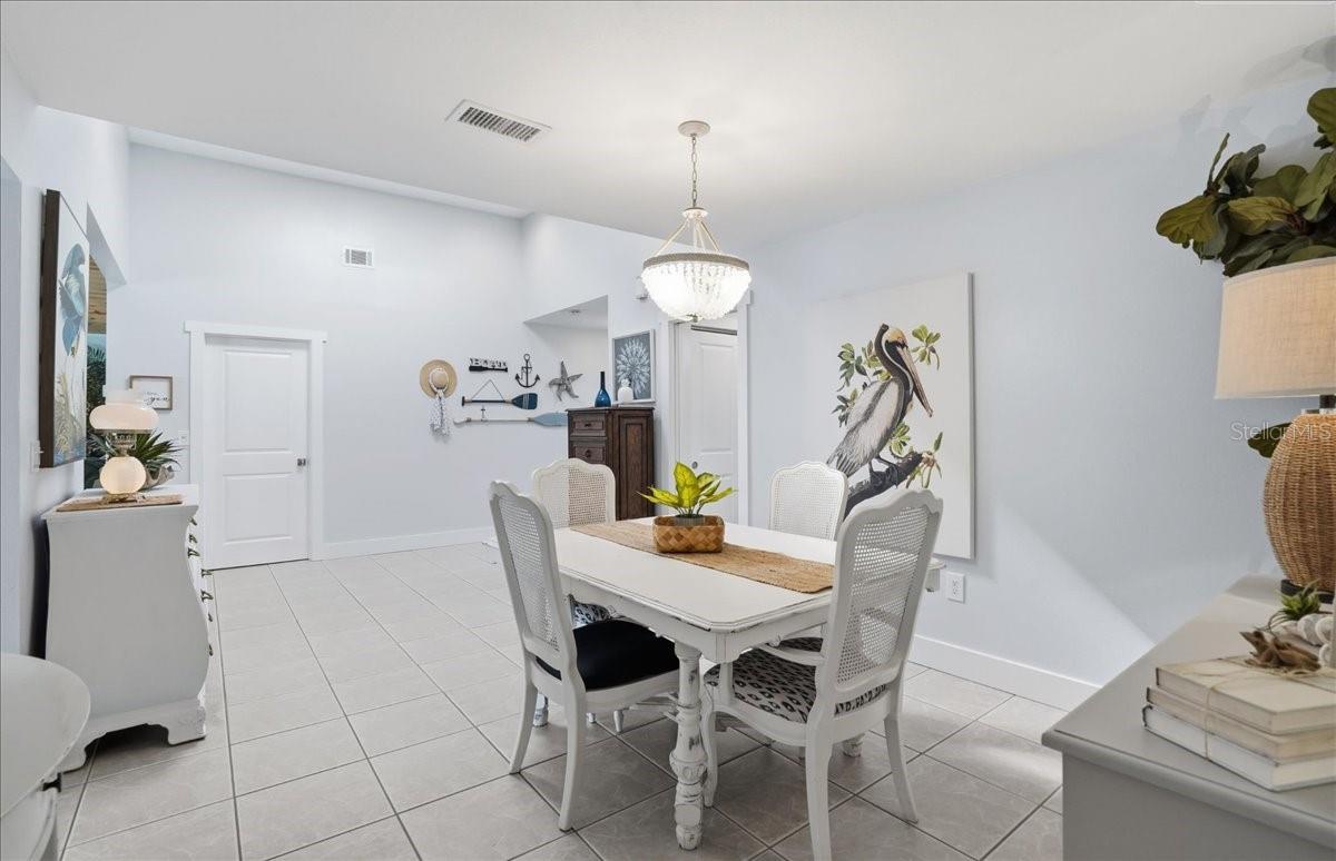 Image 11 of 44 For 6530 Waterford Circle