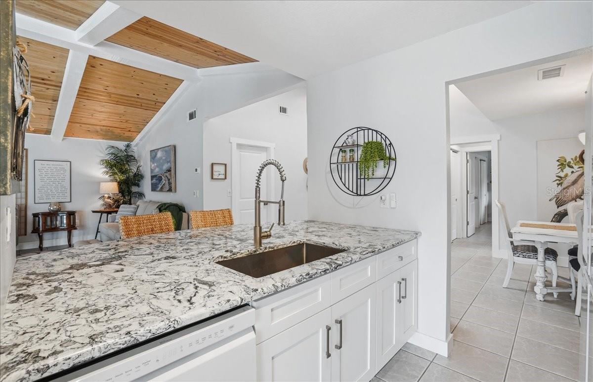 Image 18 of 44 For 6530 Waterford Circle