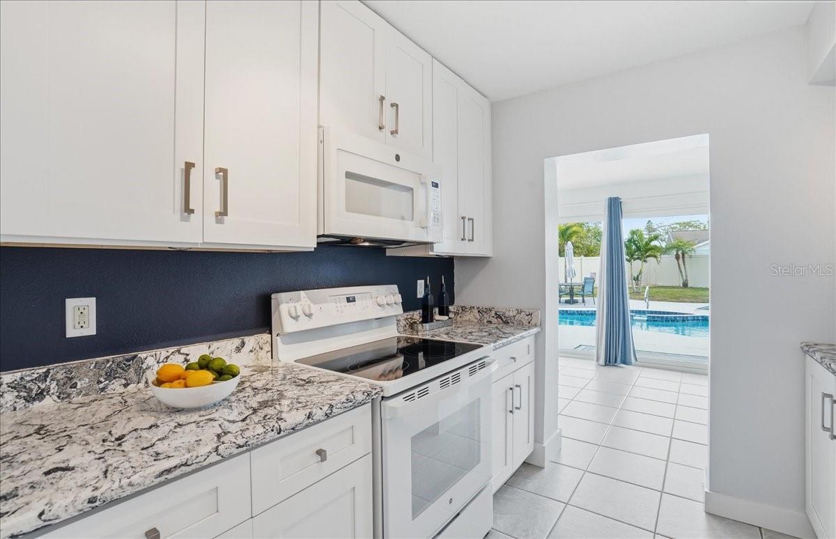 Image 20 of 44 For 6530 Waterford Circle