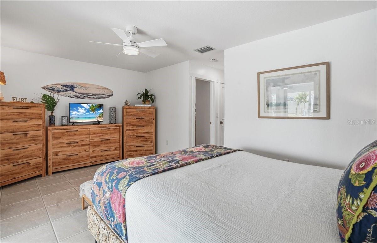 Image 23 of 44 For 6530 Waterford Circle