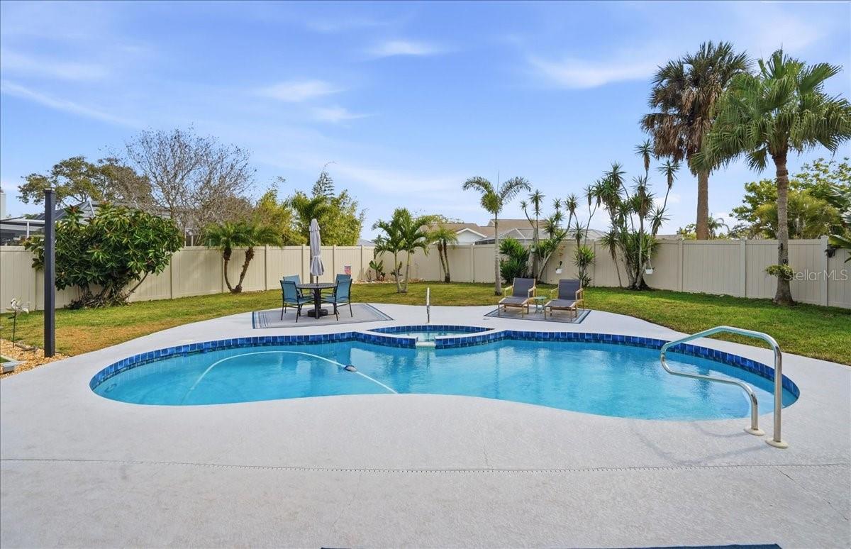 Image 32 of 44 For 6530 Waterford Circle