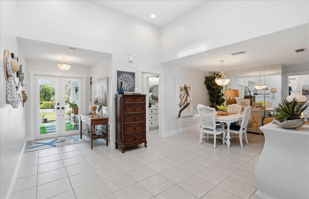 Image 9 of 44 For 6530 Waterford Circle