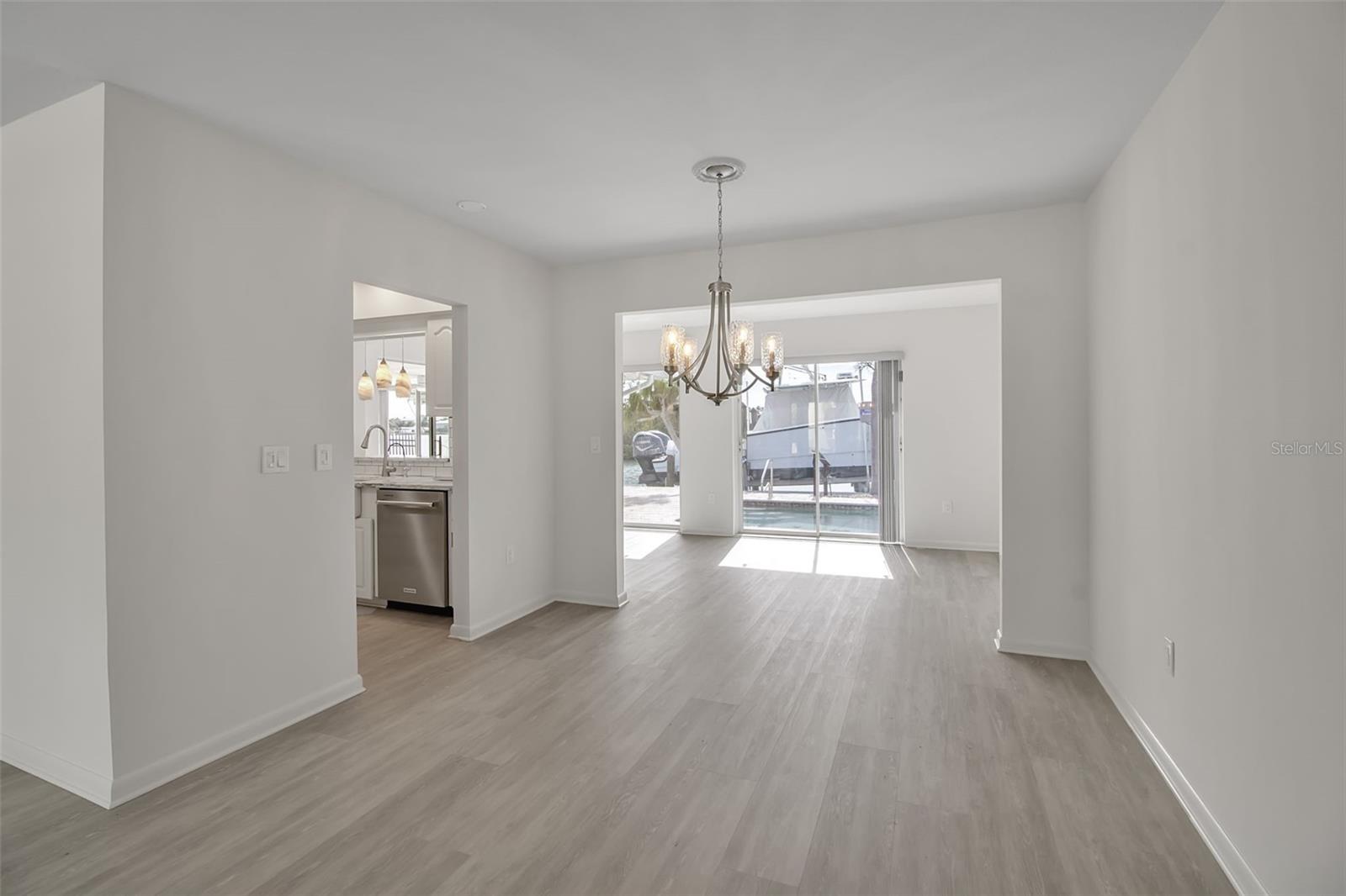 Image 14 of 49 For 922 Casey Cove Drive