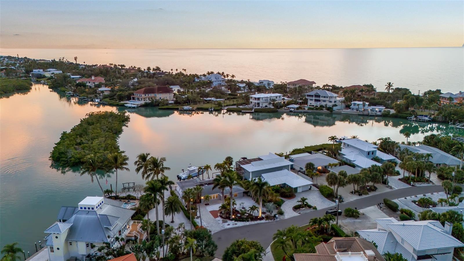 Image 25 of 49 For 922 Casey Cove Drive