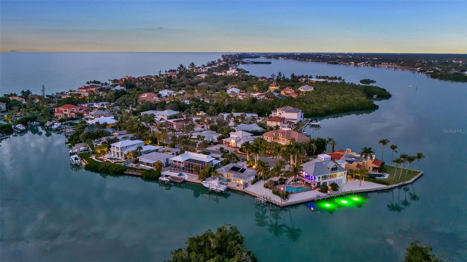 Image 40 of 49 For 922 Casey Cove Drive