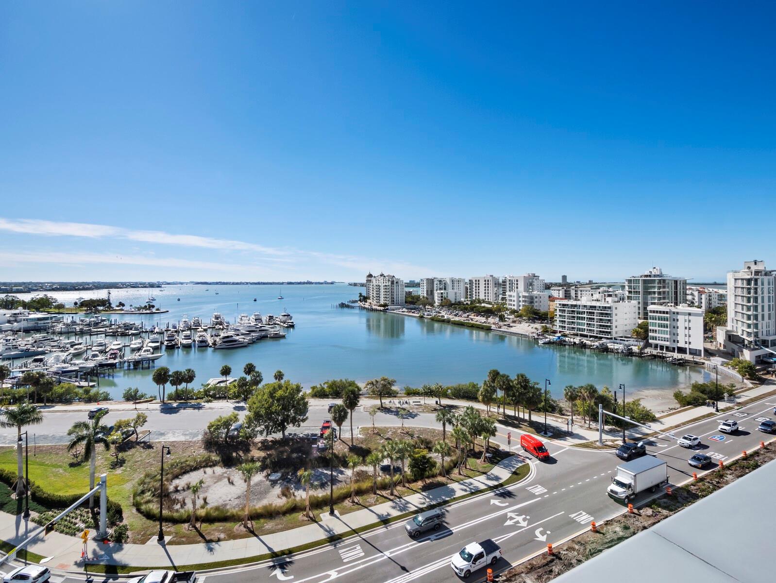 Listing photo id 13 for 1155 Gulfstream Avenue 906