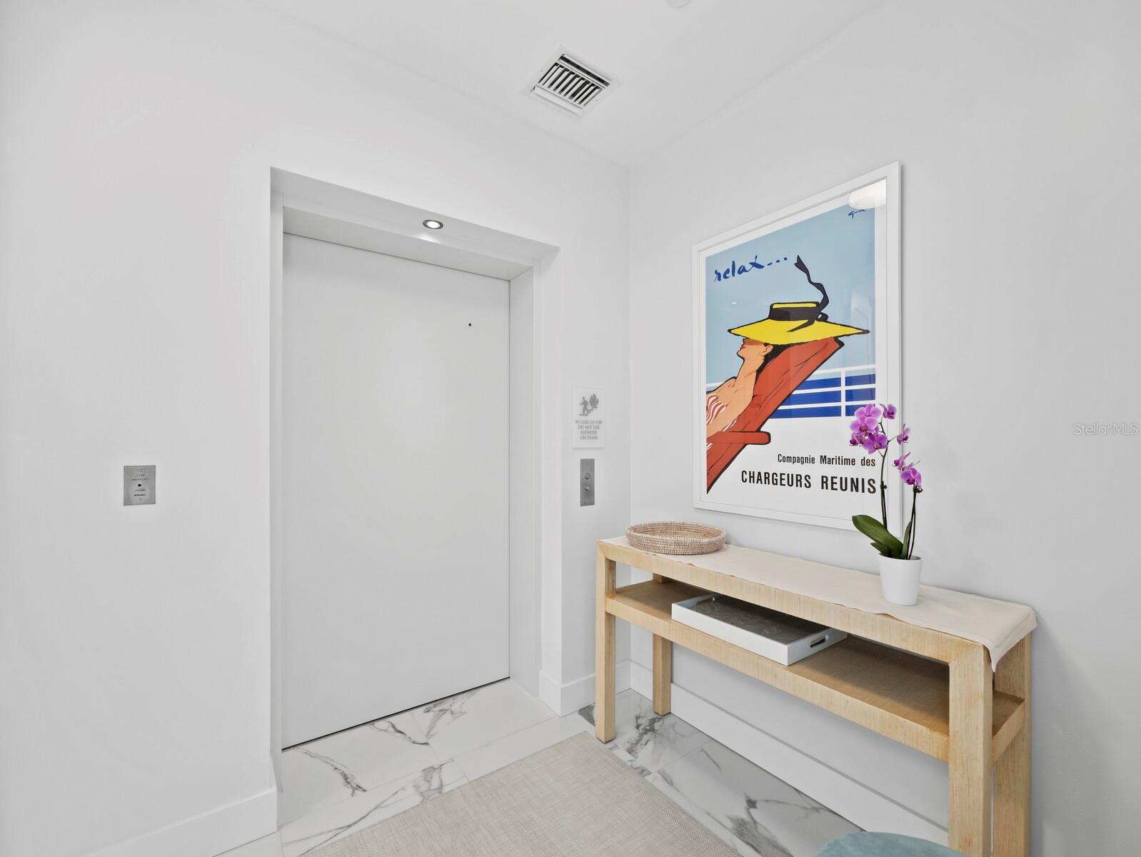 Listing photo id 0 for 1155 Gulfstream Avenue 906