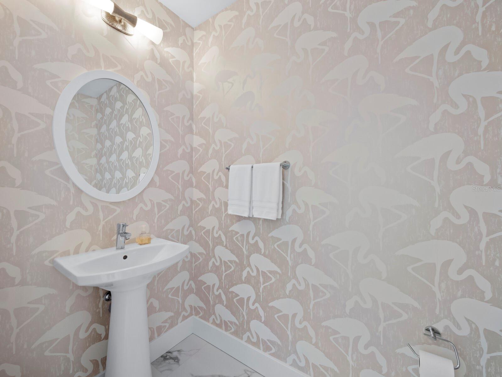 Listing photo id 21 for 1155 Gulfstream Avenue 906