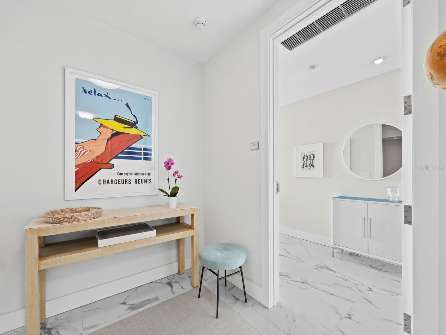 Listing photo id 1 for 1155 Gulfstream Avenue 906