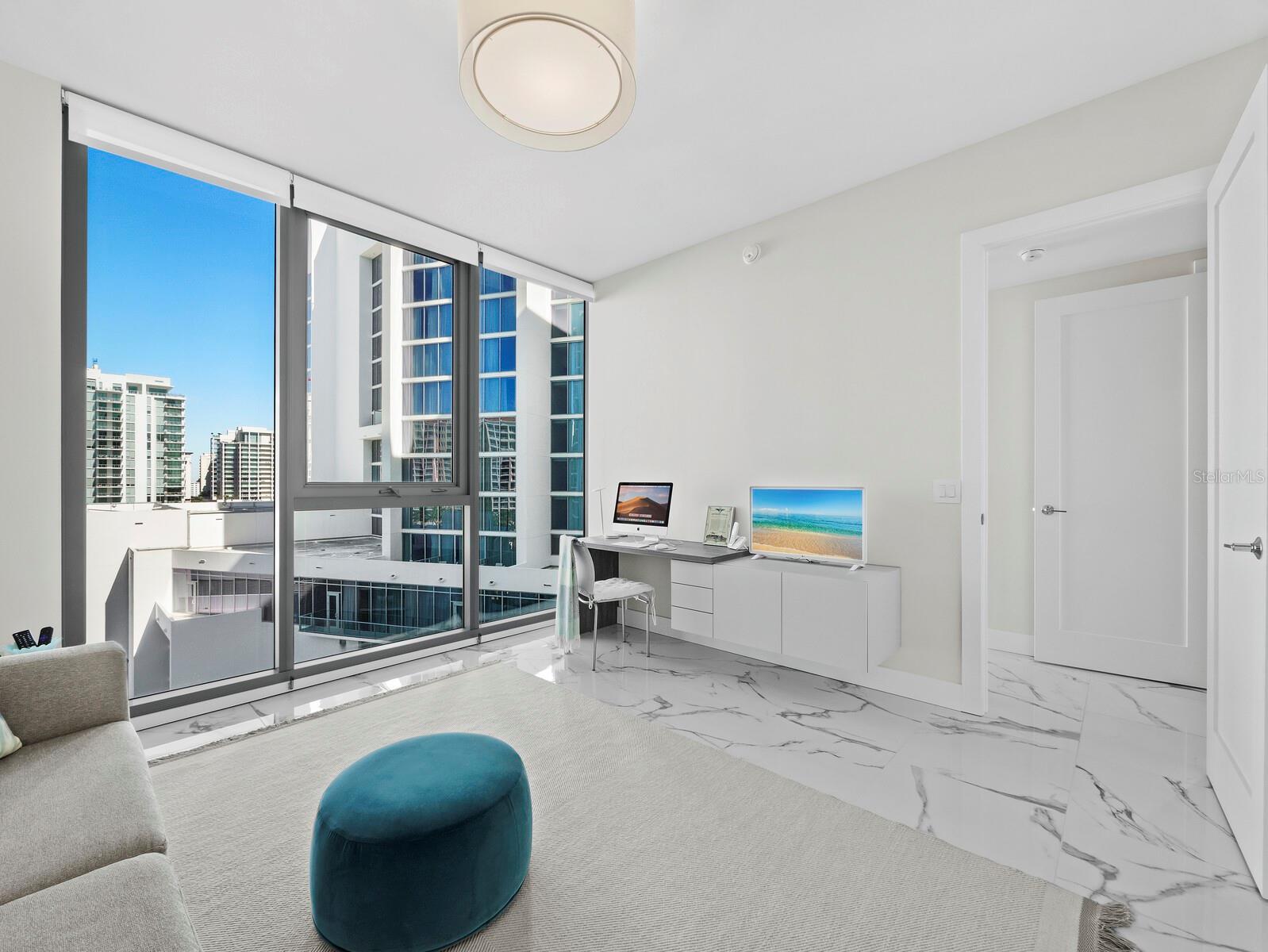 Listing photo id 32 for 1155 Gulfstream Avenue 906