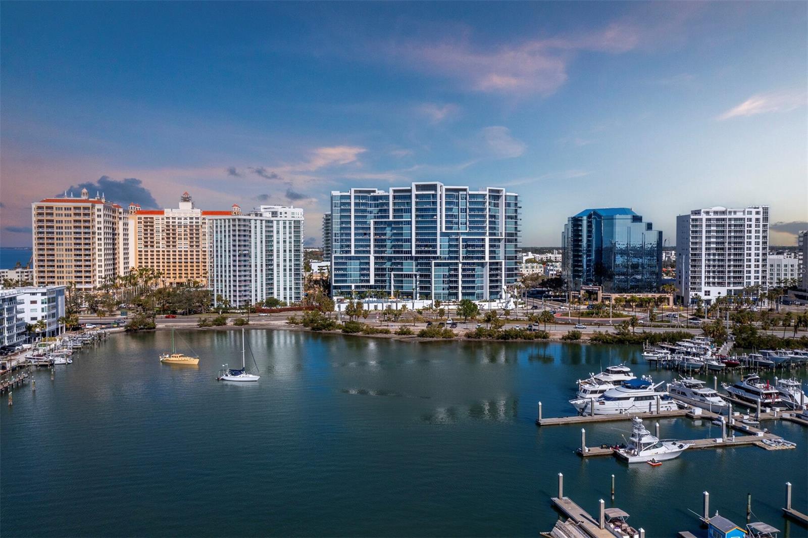 Listing photo id 35 for 1155 Gulfstream Avenue 906