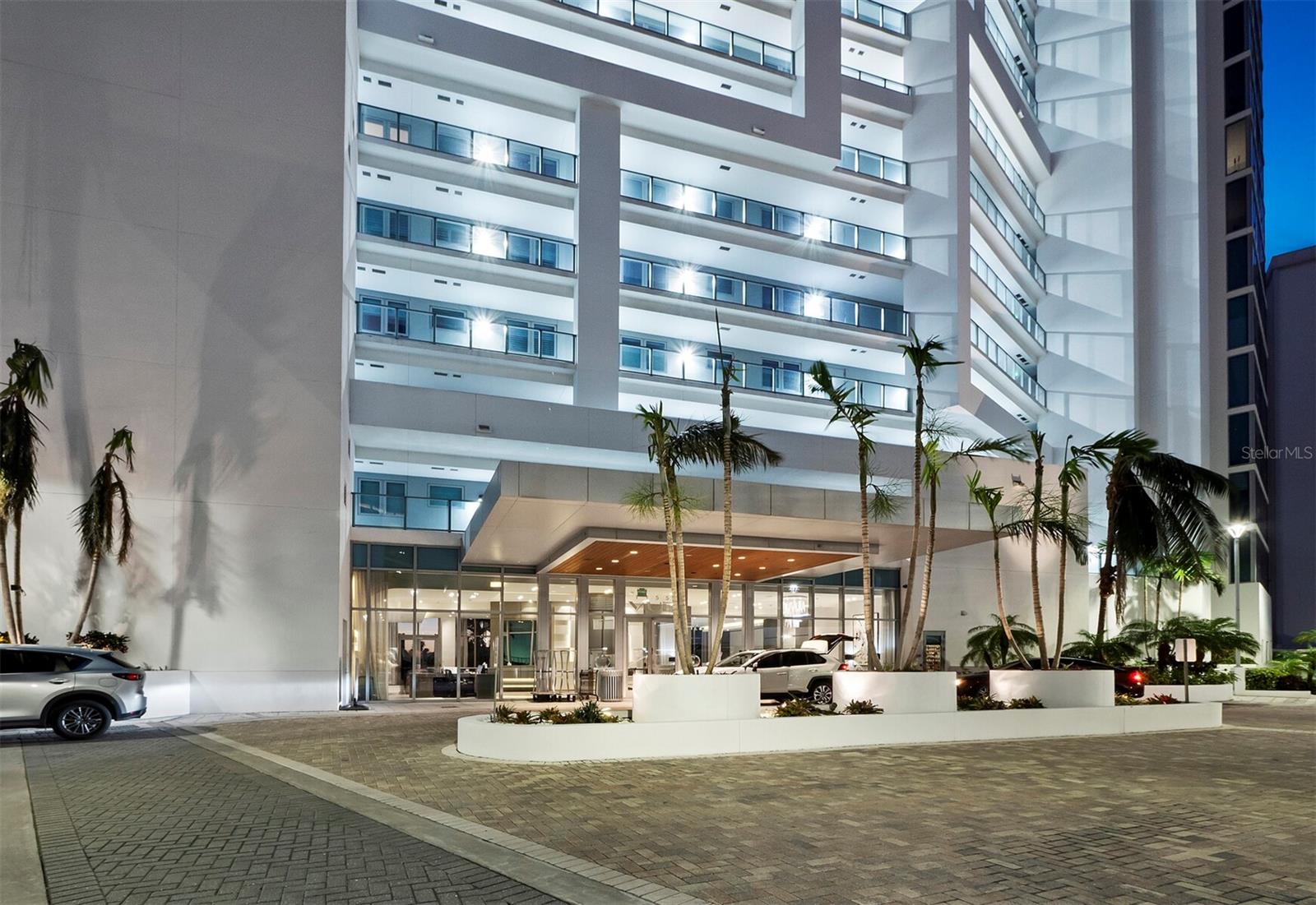 Listing photo id 37 for 1155 Gulfstream Avenue 906