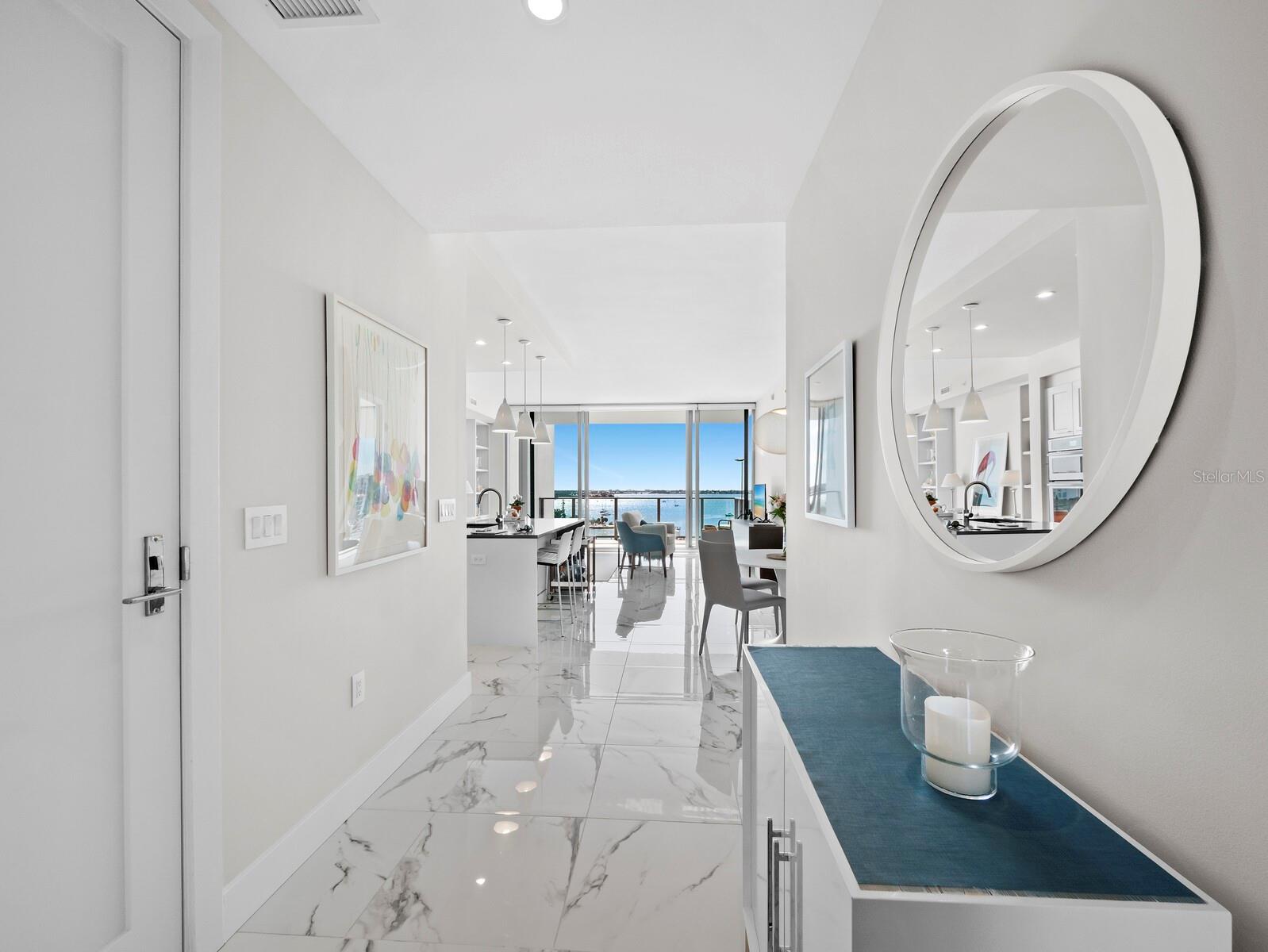 Listing photo id 2 for 1155 Gulfstream Avenue 906