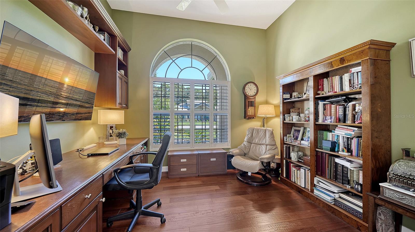 Image 44 of 60 For 4728 White Tail Lane