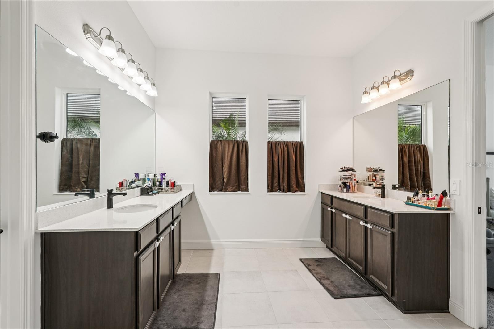 Image 16 of 46 For 8294 Grande Shores Drive