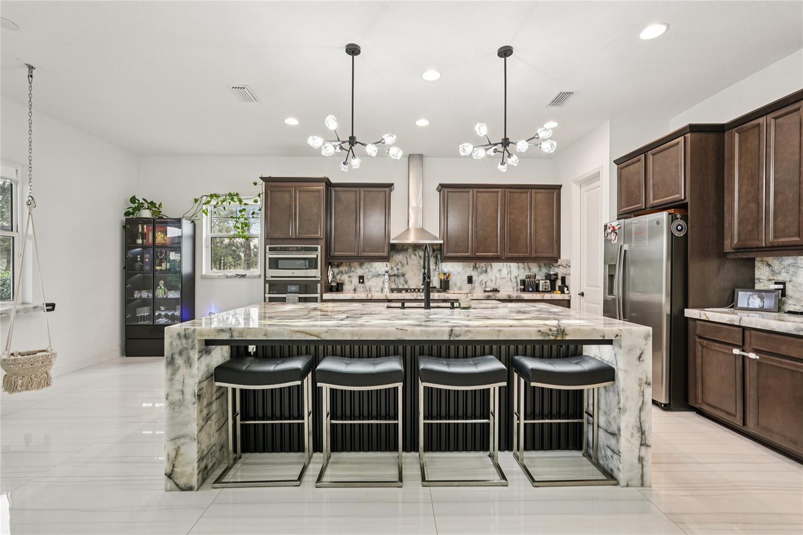 Image 7 of 46 For 8294 Grande Shores Drive