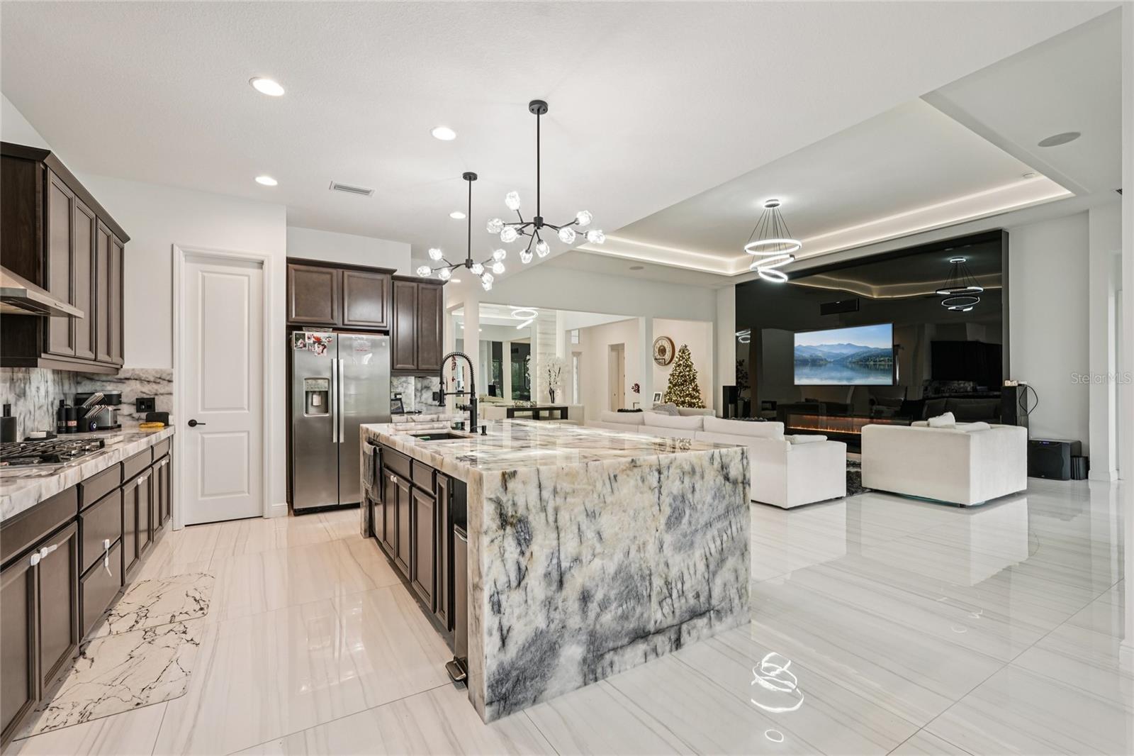 Image 8 of 46 For 8294 Grande Shores Drive