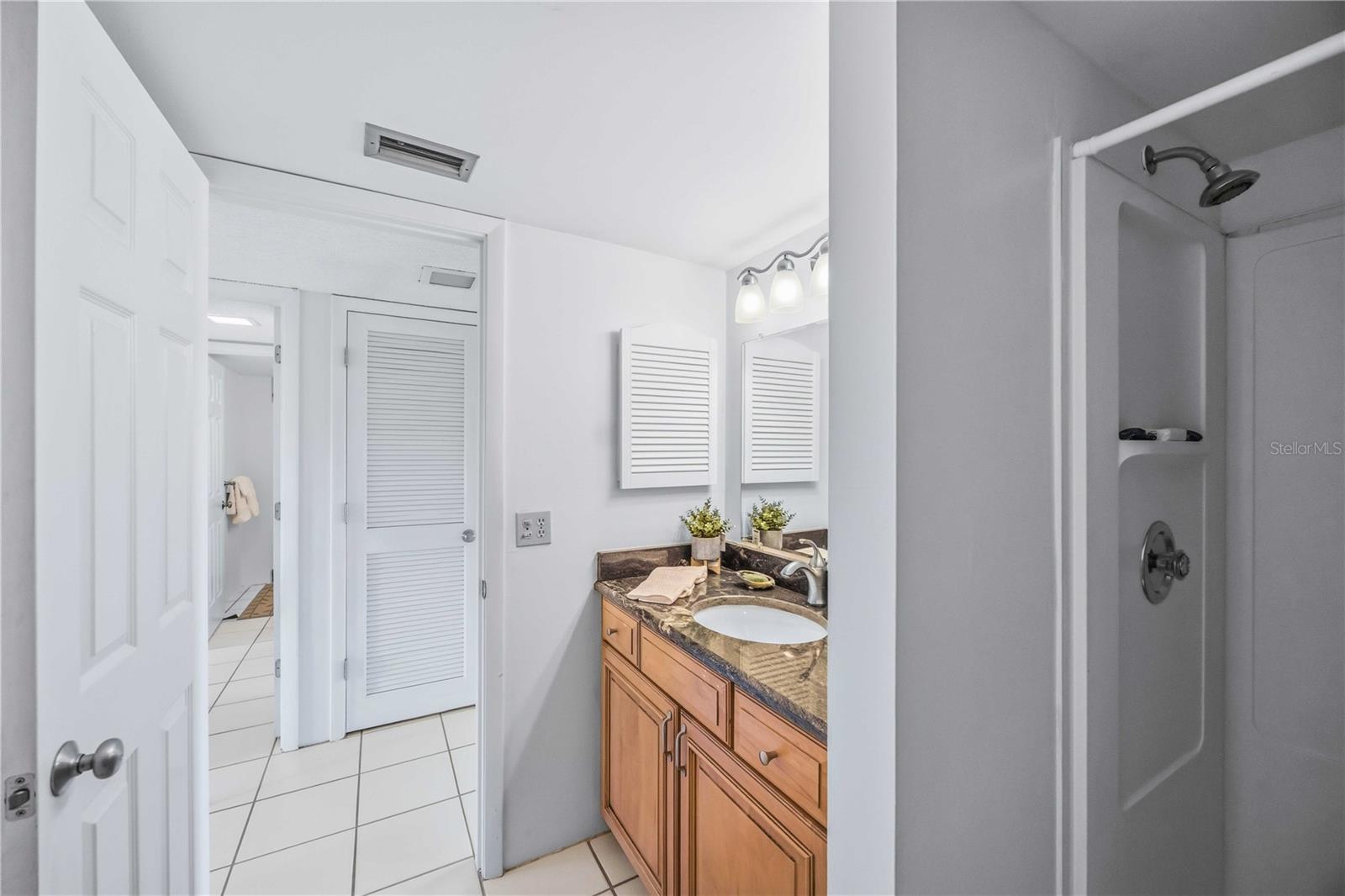 Image 21 of 62 For 500 Park  47