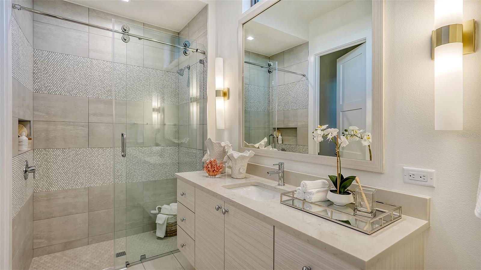 Image 44 of 90 For 1206 Blue Shell Loop