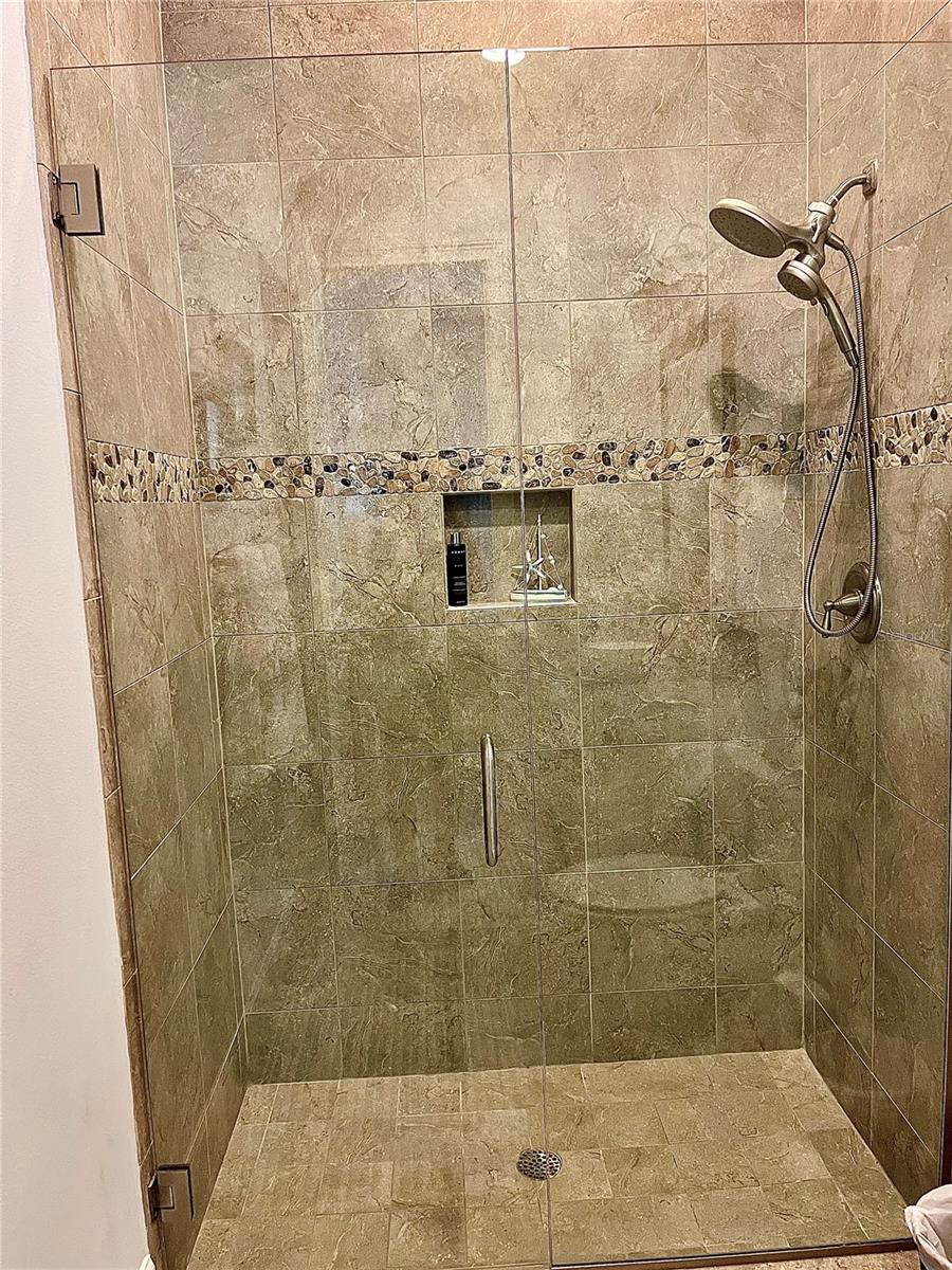 Image 34 of 78 For 310 Compass Point Drive 101