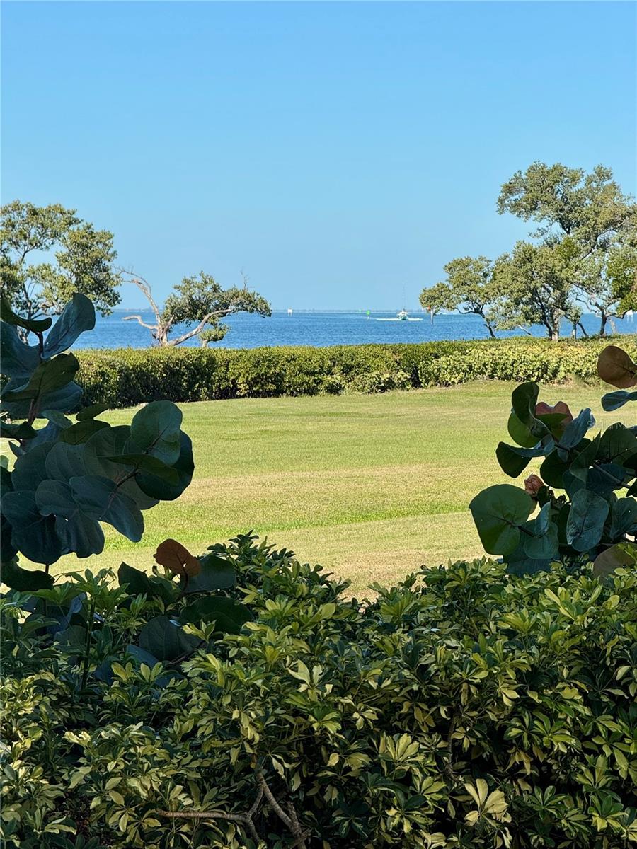 Image 47 of 78 For 310 Compass Point Drive 101