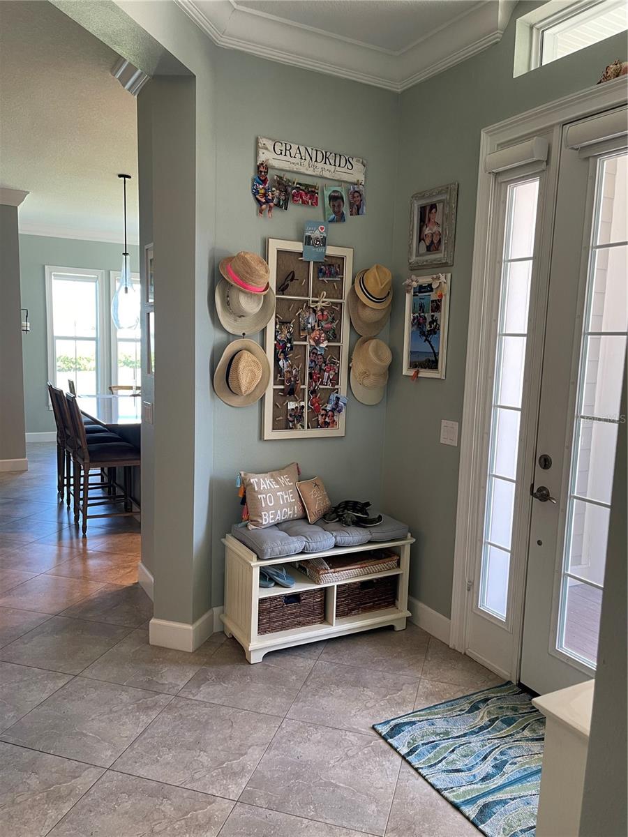 Image 5 of 78 For 310 Compass Point Drive 101