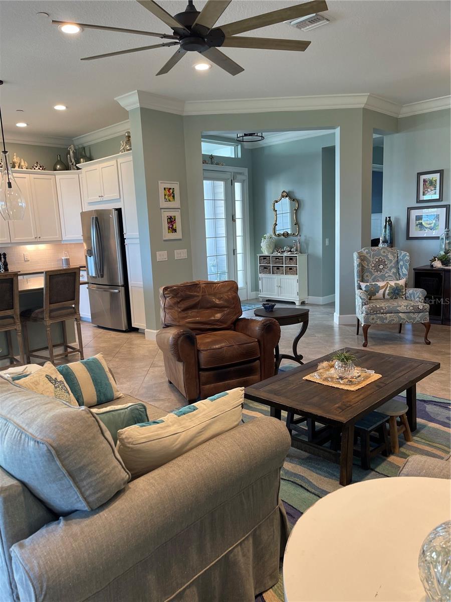 Image 7 of 78 For 310 Compass Point Drive 101