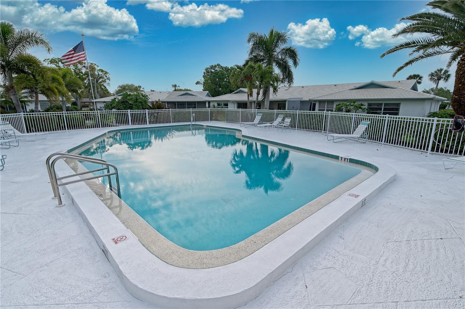 Image 37 of 41 For 7402 9th Avenue W 7402