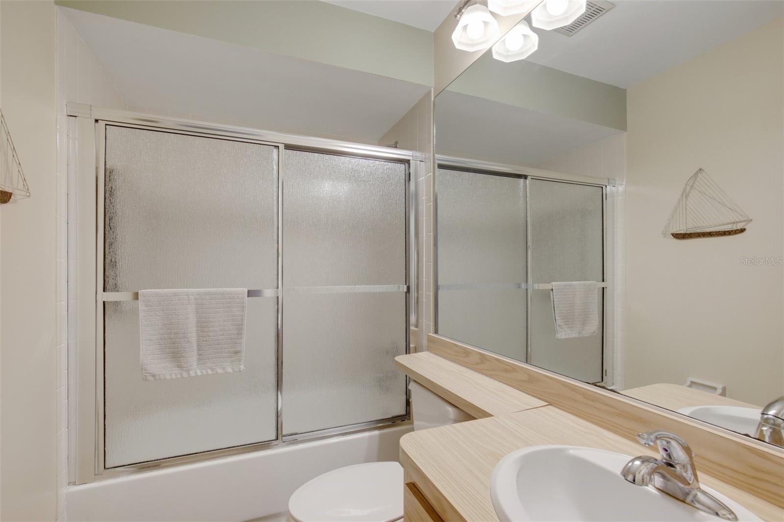 Image 17 of 22 For 4962 Village Gardens Drive 141