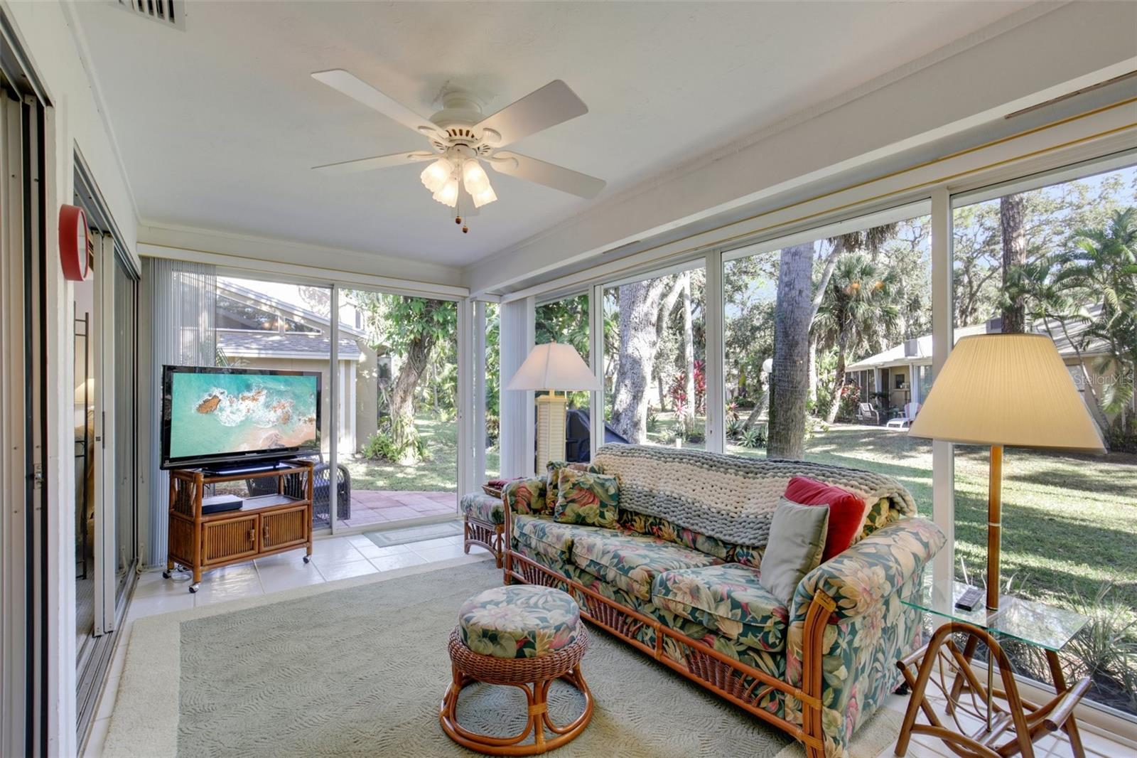 Image 2 of 22 For 4962 Village Gardens Drive 141