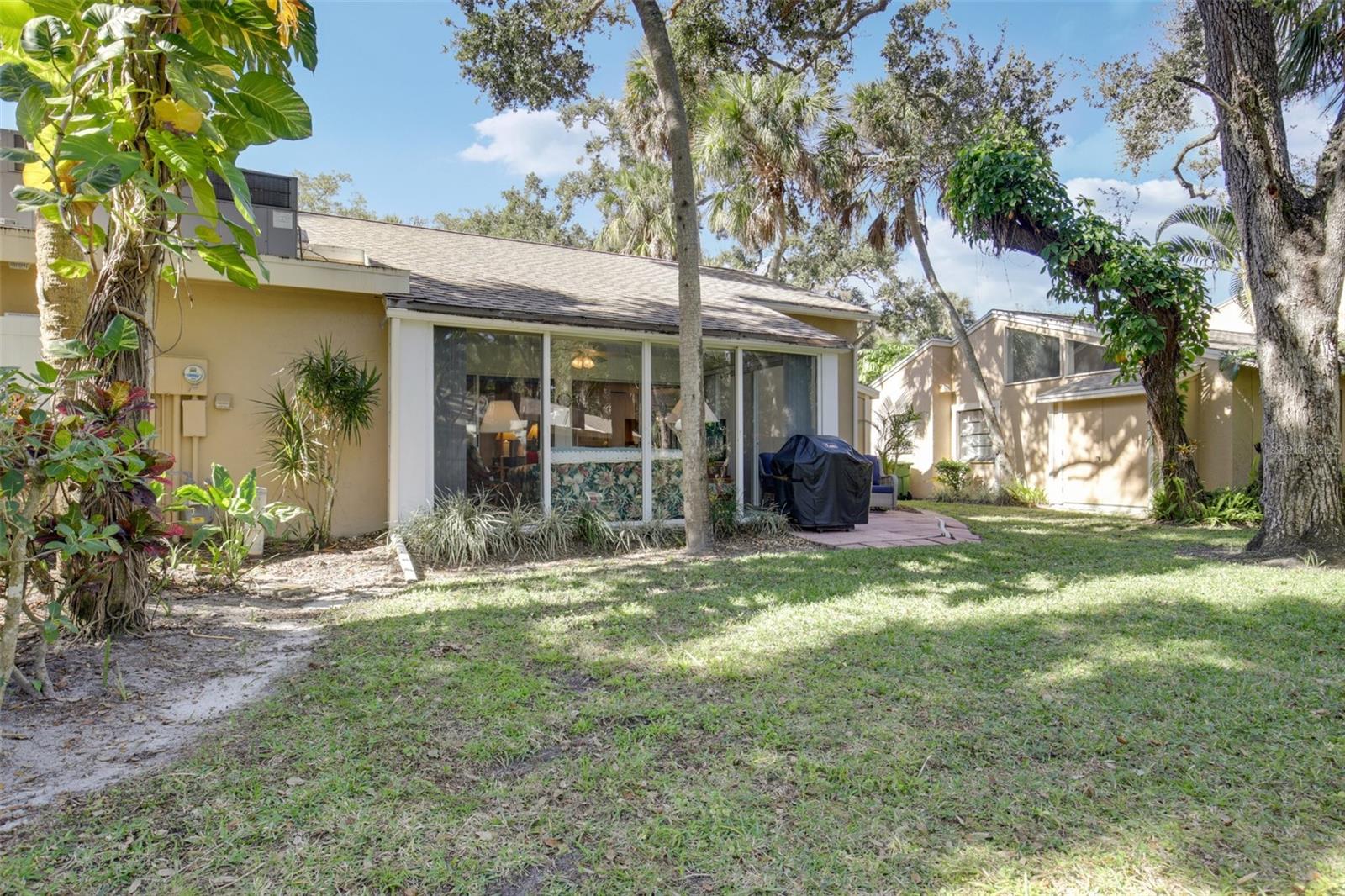 Image 21 of 22 For 4962 Village Gardens Drive 141