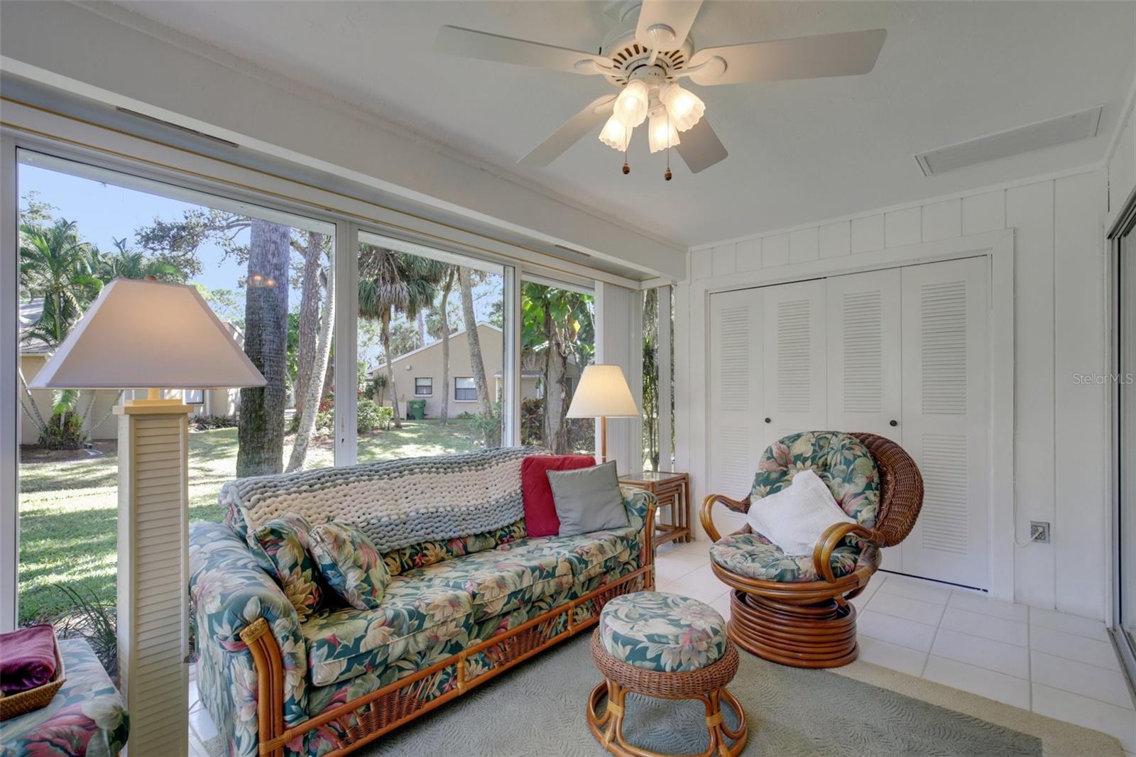 Image 3 of 22 For 4962 Village Gardens Drive 141