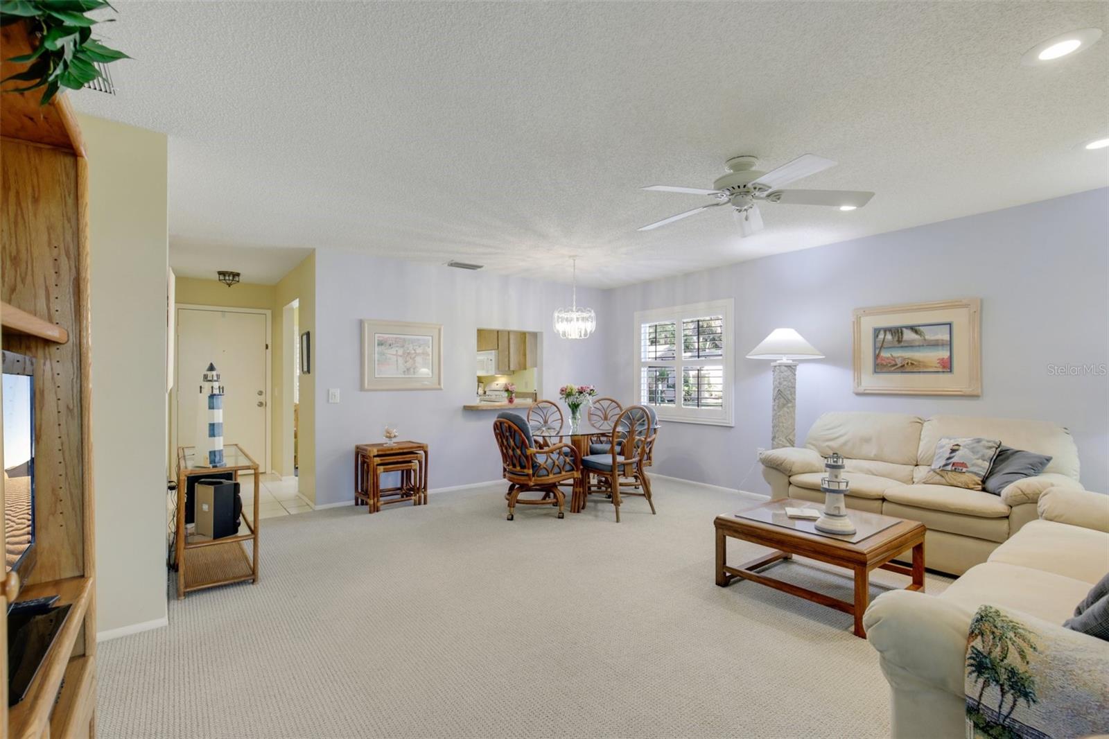 Image 7 of 22 For 4962 Village Gardens Drive 141